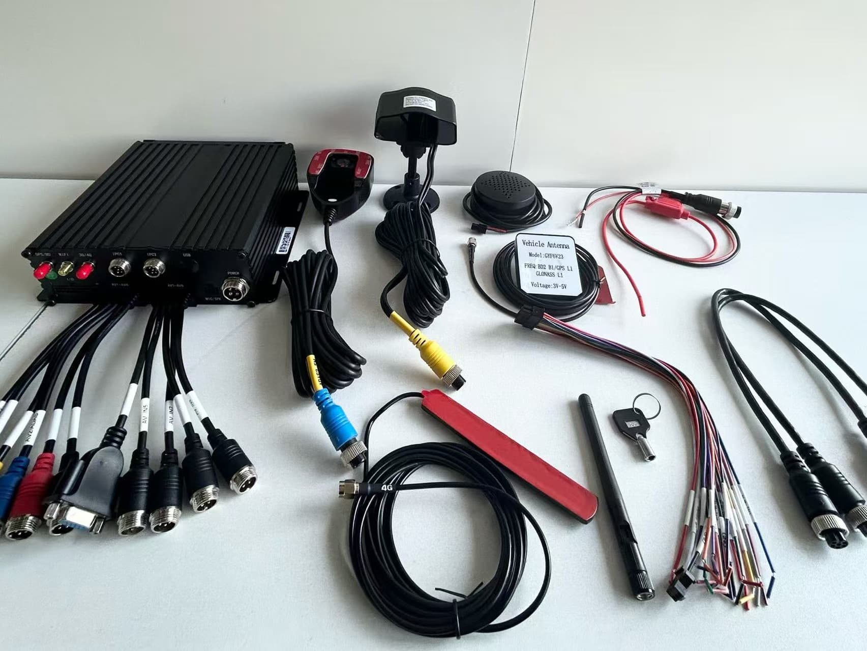 Premium 8CH AI with Hard drive and SD card storage MDVR thumbnail 3