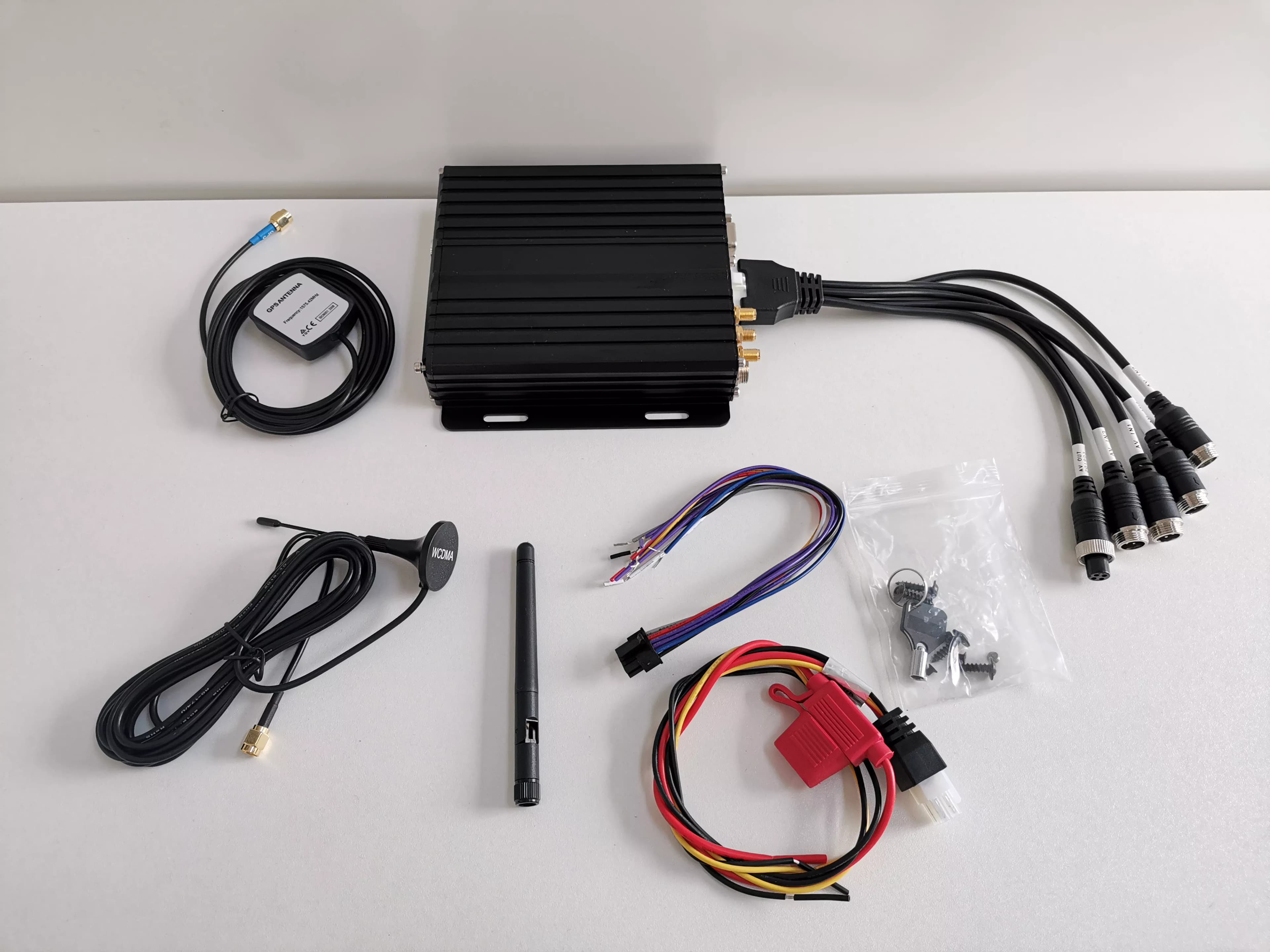 Standard 4 CH MDVR with Hard drive and SD card storage MDVR thumbnail 3